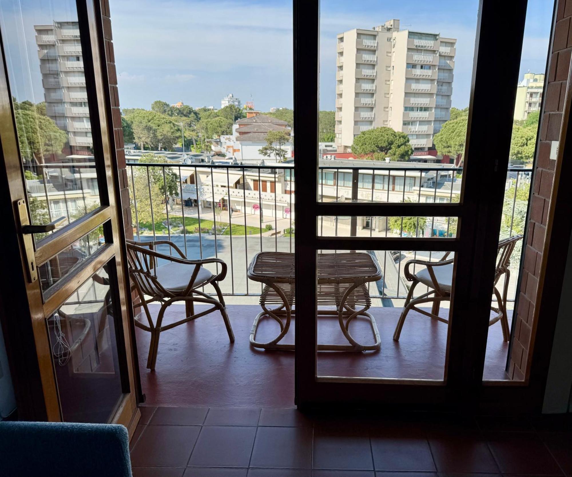 Ampio Appartamento In Centro Con Vista - Terrazze, Parcheggio Gratuito E Wi-Fi Lignano Sabbiadoro Esterno foto
